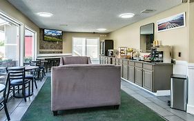 Coachman Inn